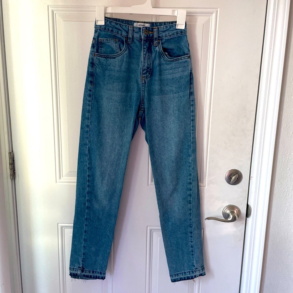 Cotton On High-waisted Mom Jean #highwaistedjeans